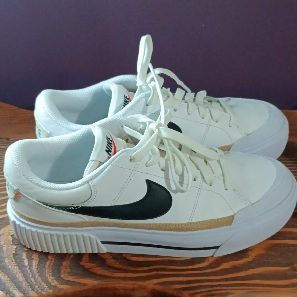 Nike Court Legacy Left White and Black Sneakers - Picture 6 of 11
